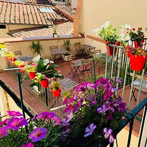 Emerald Palace Hostel Florencja